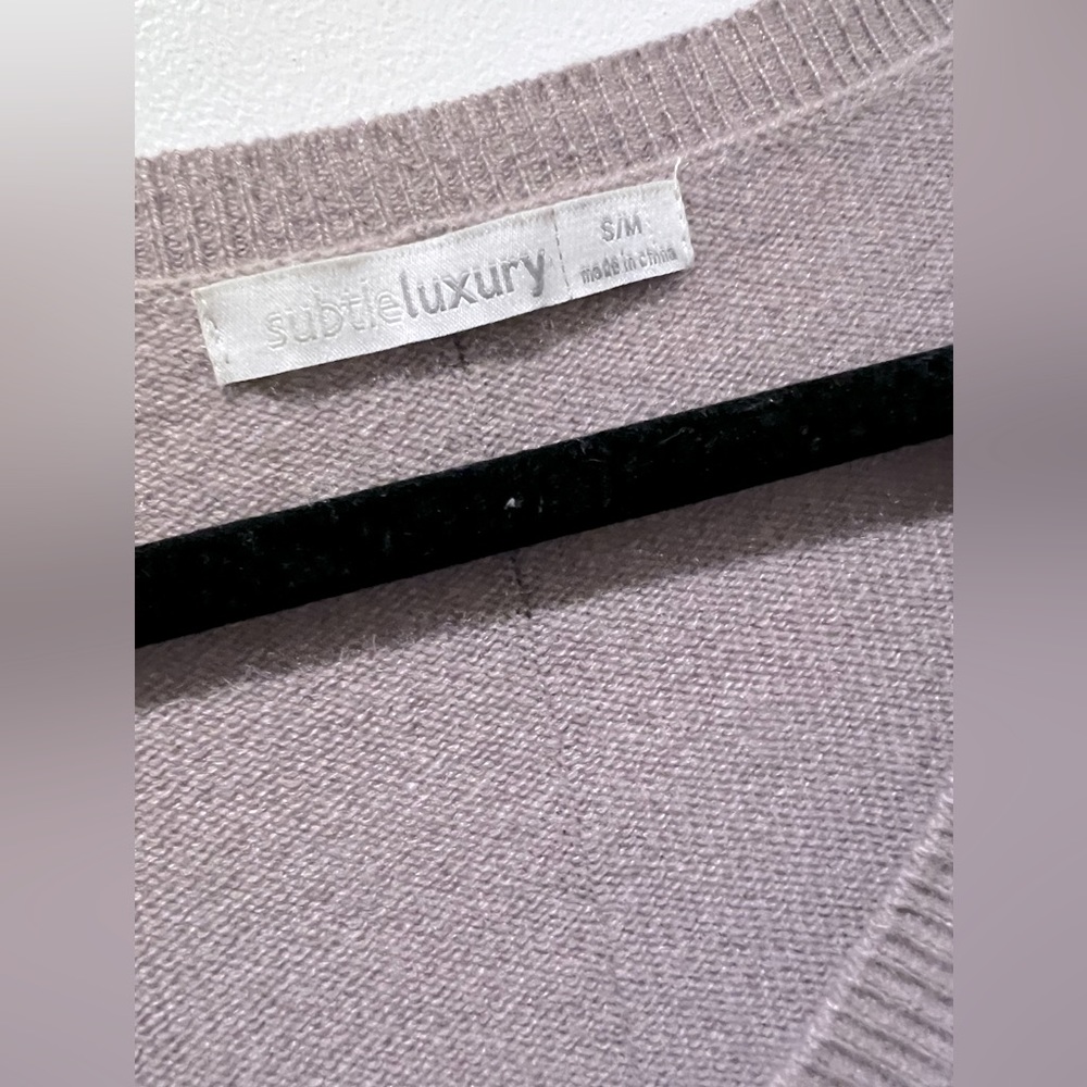 Subtle Luxury Cashmere Sweater Size S/M- fits like a Large.